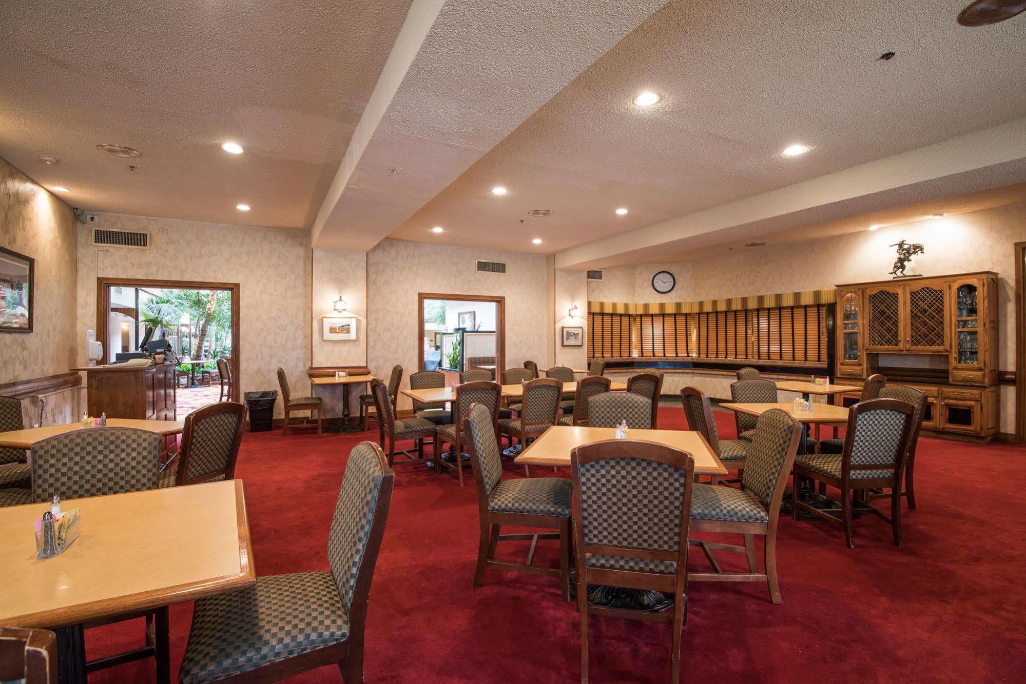 Mcm Elegante Suites Abilene Exterior photo